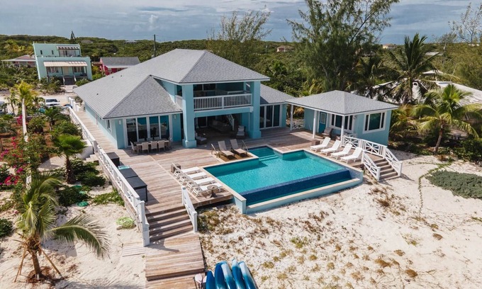 William's Town Villa | Suma Sands Villa, Beachfront Villa with Pool & Sandy Beach All Year Round