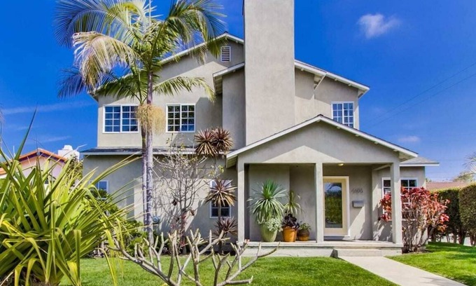 Sunset Cliffs House | Summer at The Grande House+Studio: yard+pets+BBQ!