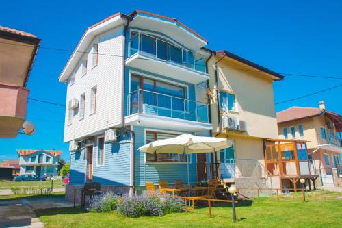 Shabla Villa | Summer Blue - Holiday House