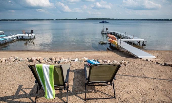 Frazee Cabin | Summer Breeze on Little McDonald Lake