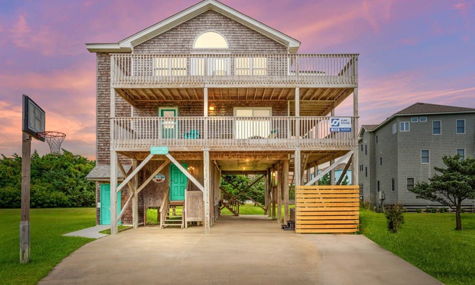 Spindrift Banks House | SUMMER SAVINGS-Ocean Views! Dog Friendly w/Hot Tub, Elevator, + Screened Porch