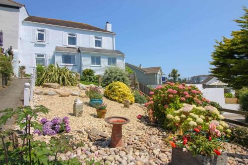 St. Mawes House | Summers Beach View