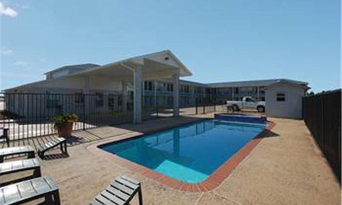 Hempstead Hotel | Summit Inn Hempstead