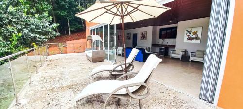 Cerro Azul Villa | Summit View Guest House
