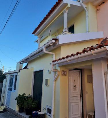 Povoa House | Sun And Ocean House with 2 bathrooms