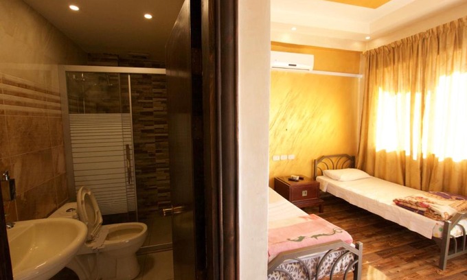 Jabal Al-Hussein Hotel | Sun Rise Hotel & Hostel & Tours