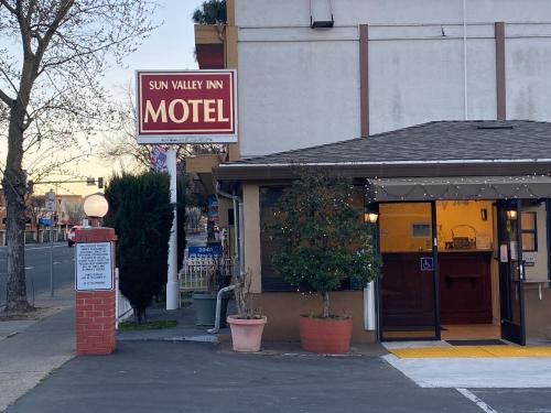 Pleasant Hill Hotel | Sun Valley Inn