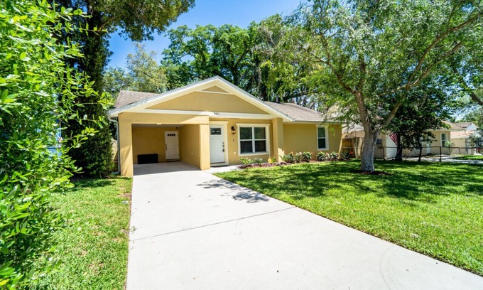 Temple Crest House | Sun Villa – Pet-Friendly 3BR/2BA Home Near USF & Moffitt with Fenced Yard
