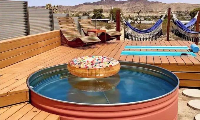 Joshua Tree House | Sunburst House : Desert Chic Retreat