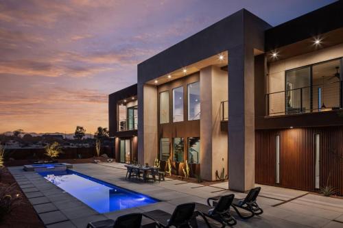 Panorama Heights House | Suncrest by Fieldtrip JT Modern w Pool and Views