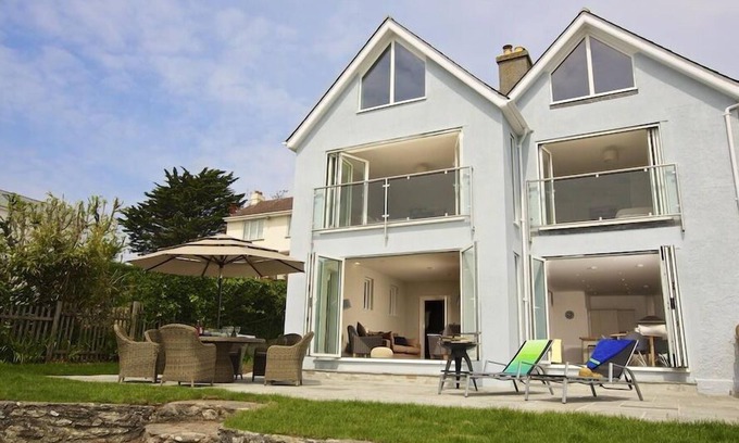 Salcombe Cottage | SUNDOWNERS, pet friendly, luxury holiday cottage in Salcombe