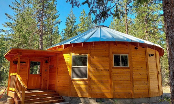 Mazama Cabin | Sunflower Yurt - Mazama special place