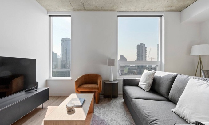 South Lake Union Apartment | Sunlit South Lake Union 1BR w/W/D & Roof, nr Lake Union, by Blueground
