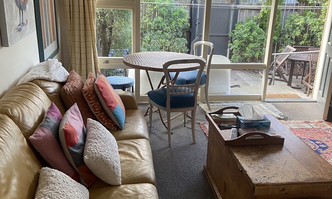 Merivale Condo | Sunny and secure at Carlton Cirner walking distance to City, Hagley Park etc