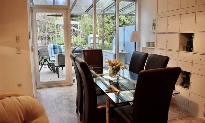 Eggenberg Apartment | Sunny Apartment 3 Bedrooms Garden|Graz| Free Parking|Pet friendly