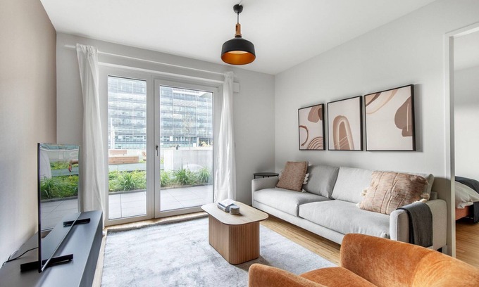 Brigittenau Apartment | Sunny Brigittenau 2BR w/Elevator & Playground, by Blueground