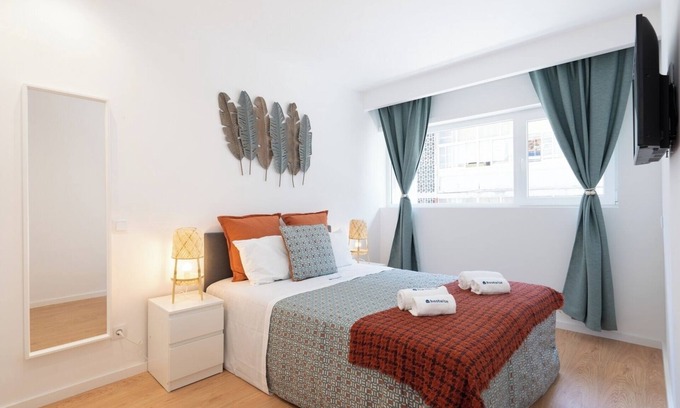 Vila Nova de Gaia Apartment | Sunny Cozy Flat w/Balcony | Gaia