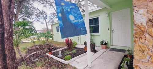 Pinellas Park House | Sunny Days and Starry Nights