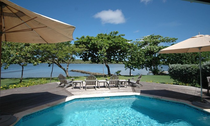 Lowlands Villa | Sunny Daze - A Beautiful Waterfront Cottage