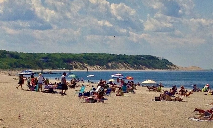 Sound Beach Apartment | Sunny, Immaculate 3 Bedroom Apartment in Sound Beach sleeps 7