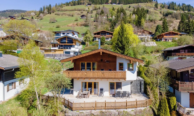Niedernsill Ski Chalet | Sunny, quiet chalet with grand panorama