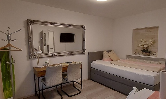 Duerrwangen Apartment | Sunny room 2 with own living room, bathroom, terrace