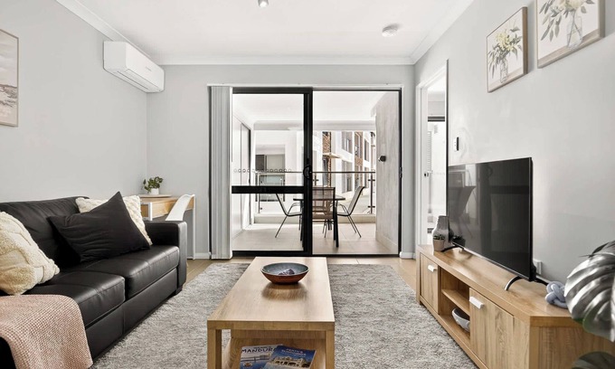 Rockingham Apartment | Sunny Stay in Rockingham 2BR Apartment