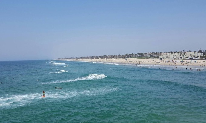 Old Towne Hotel | Sunny Stay Near the Beach – Onsite Swimming Pool | Free Breakfast and Parking