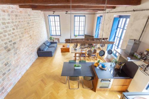 Opera Apartment | Sunny Stylish Spacious Loft in Old-Port