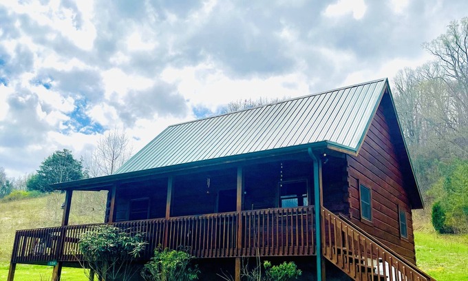 Roan Mountain Cabin | Sunnyside Cabin on the Doe River