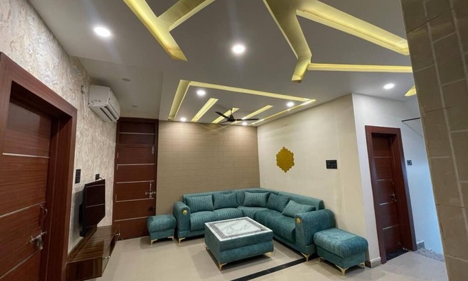 Gwalior Apartment | SUNRAYS STAYS-A Unique 3BHK Fort View apartment in the Heart of the City