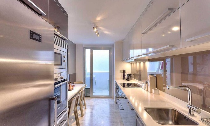 Figueretas Apartment | Sunrise and Seafront apartment in Ibiza