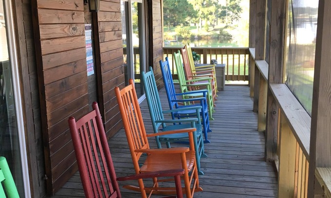 Minnesott Beach Cabin | Sunrise on the Porch - Vacation Cabin near Dawson Creek