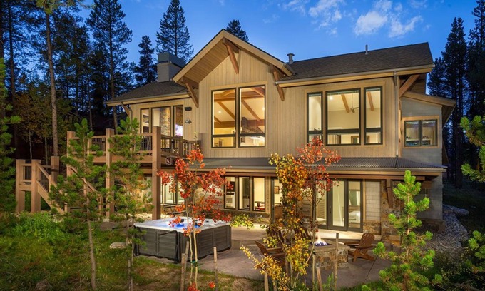 Christie Heights House | Sunrise Ski Haus 4 Bedroom Home by RedAwning