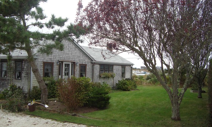 Madaket Cottage | Sunset and Scenic Views of Hither Creek and Madaket Harbor .a peaceful place!