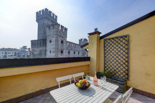 Sirmione Old Town Apartment | Sunset Apartment Home & Terrace