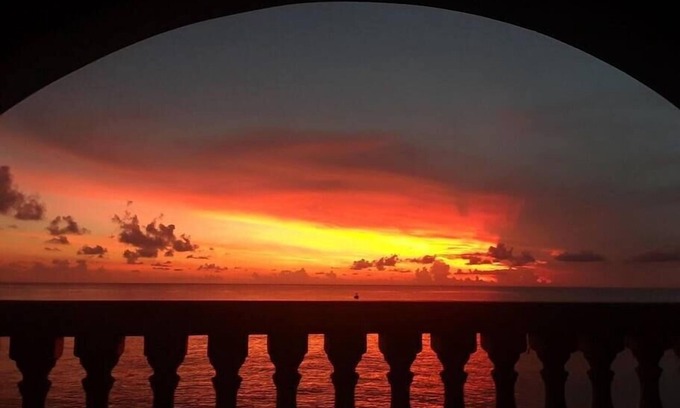 Estate Prosperity West House | Sunset Beach Dreams