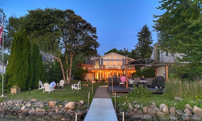 Bass Lake House | Sunset Lake Home-Hot Tub/Bikes/Paddle Board/Kayaks/Fires/Island Raft