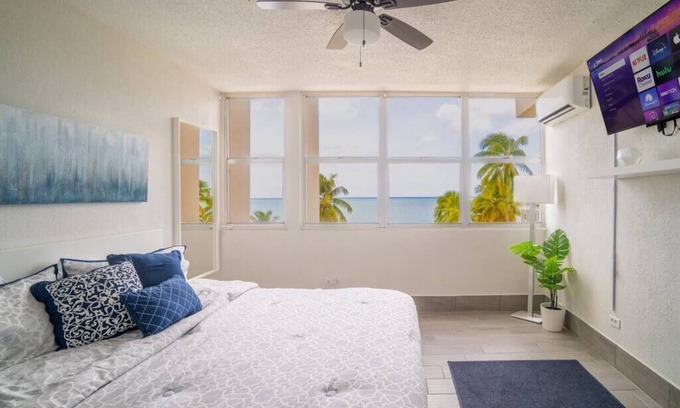 Isla Verde Apartment | Sunset Paradise Rentals - Isla Verde Beach