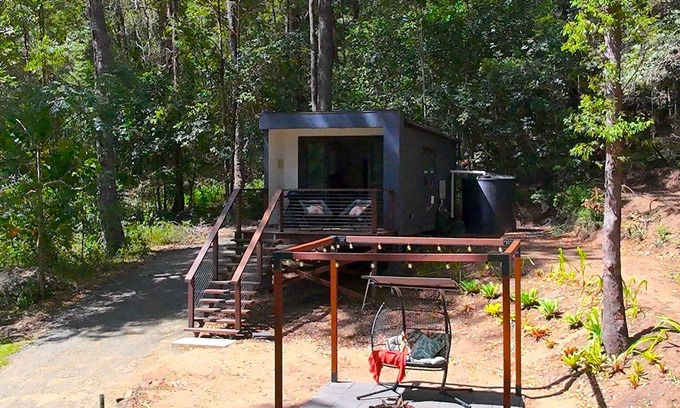 Boyland Cabin | Sunset Ridge - King Bed Cabin nestled at the base of Tamborine Mountain.