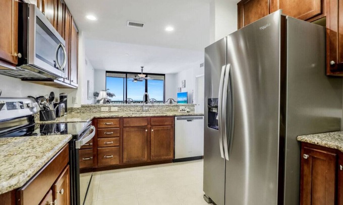 Cape Harbour Condo | Sunset Royale | 2/2 Luxury Condo Marina View