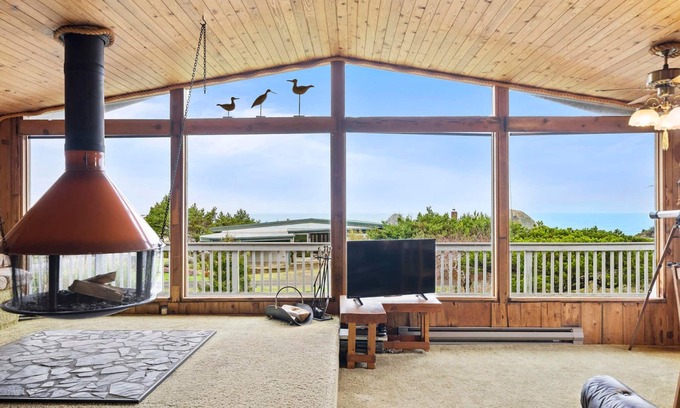 Oceanside House | Sunset Symphony