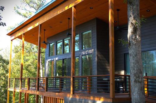 Arley House | Sunset Views-Modern Lake Retreat on Lewis Smith Lake