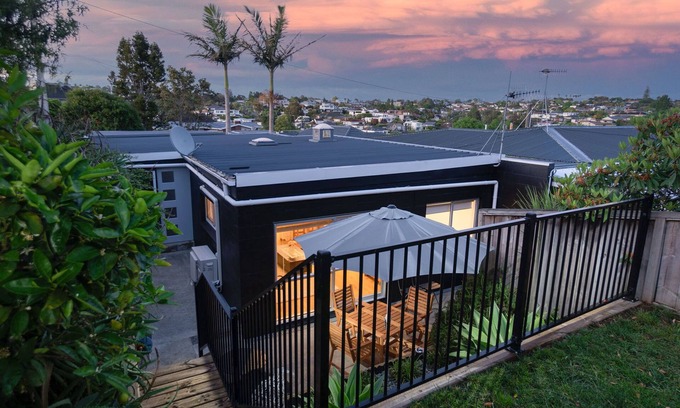 St. Heliers House | Sunshine Daydream w Edmund Cottage