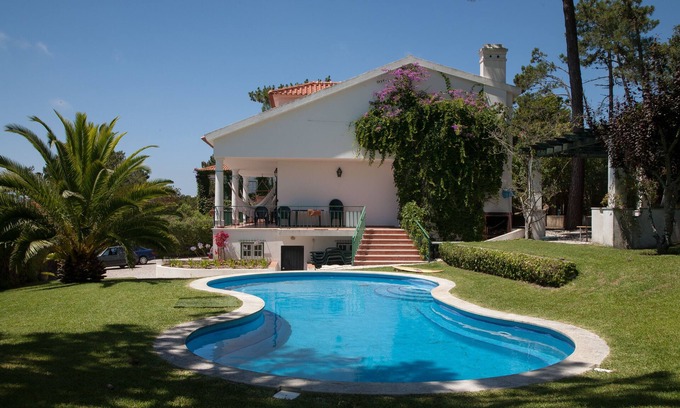 Foz do Arelho House | Sunshine Guest House Foz: Unveil the Mystical Vintage Oasis,embrace Tranquility!