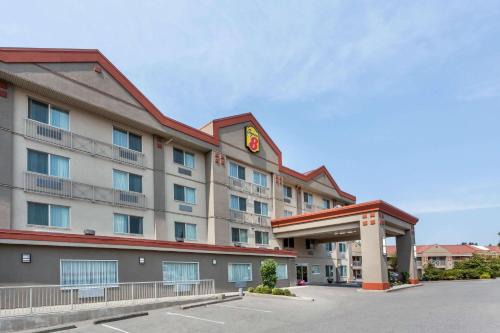 Abbotsford Hotel | Super 8 by Wyndham Abbotsford BC