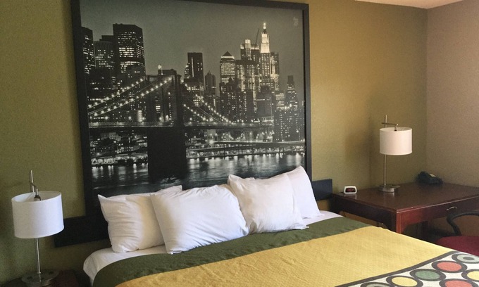Amsterdam Hotel | Super 8 by Wyndham Amsterdam
