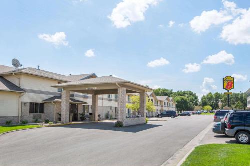 Brookings Hotel | Super 8 by Wyndham Brookings