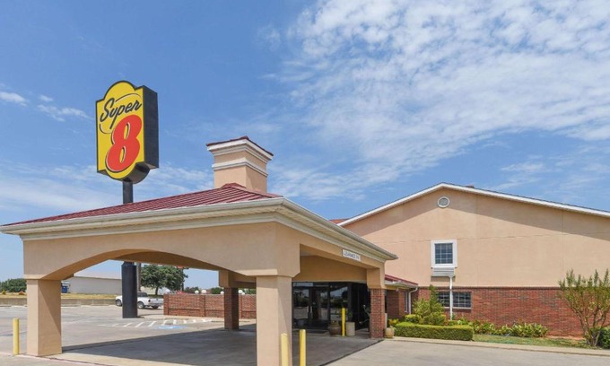 Burleson Hotel | Super 8 by Wyndham Burleson Fort Worth Area