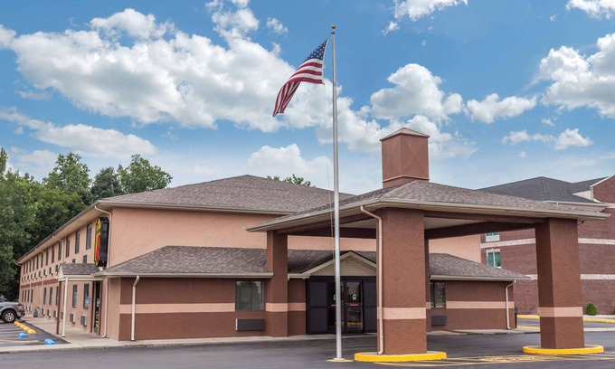 Carrollton Hotel | Super 8 by Wyndham Carrollton